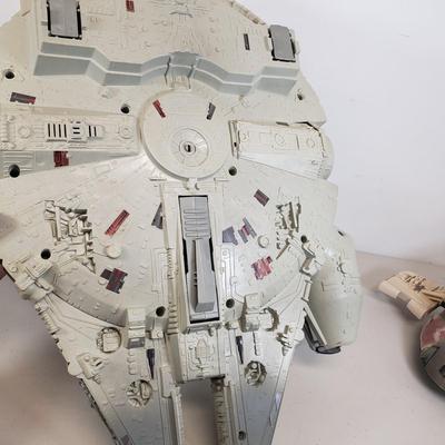 LOT 53: Star Wars Electronic Millennium Falcon & Boba Fett's Slave 1 Vehicle