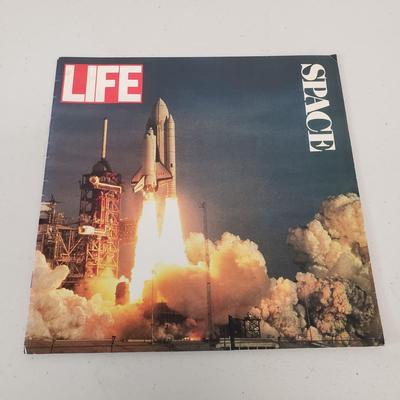 LOT 55: American Patriotic & Presidential Memorabilia