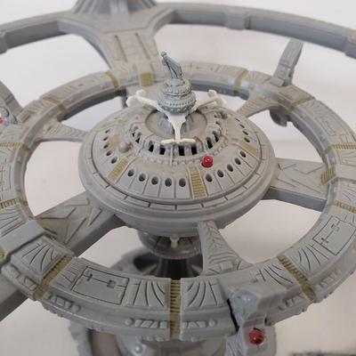 LOT 57: Star Trek Deep Space 9 Space Station & USS Enterprise Galileo Shuttlecraft with Captain Kirk
