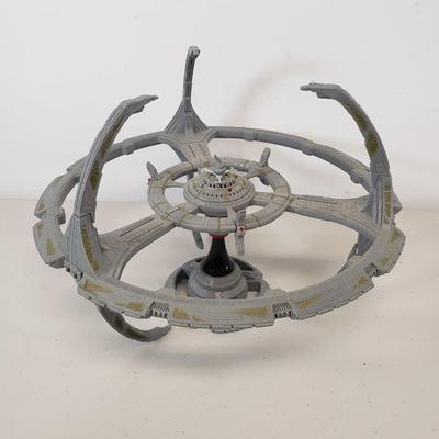 LOT 57: Star Trek Deep Space 9 Space Station & USS Enterprise Galileo Shuttlecraft with Captain Kirk