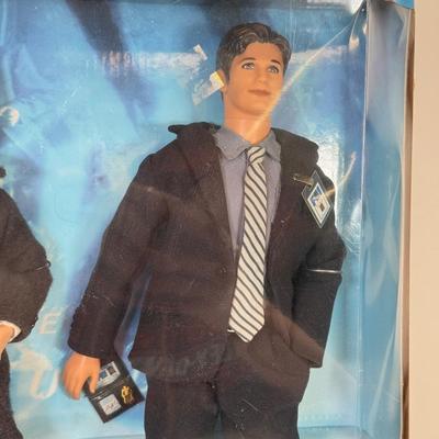 LOT 61: NRFB: 1998 Trendmasters Austin Powers Action Figure, Mattel Barbie Collector Edition Barbie & Ken as Scully & Mulder...