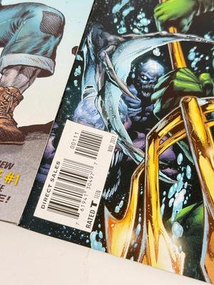 LOT 83: DC The New 52! Comics: Justice League, Flash, Aquaman