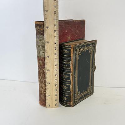 LOT 99: 1870s Methodist Hymnal & Antique Youth's Keepsake