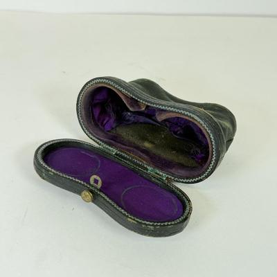 LOT 105: Antique French Paris Mother of Pearl Opera Glasses Binoculars