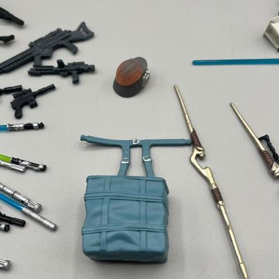 LOT 162F: Star Wars Power of the Force Action Figure Accessories