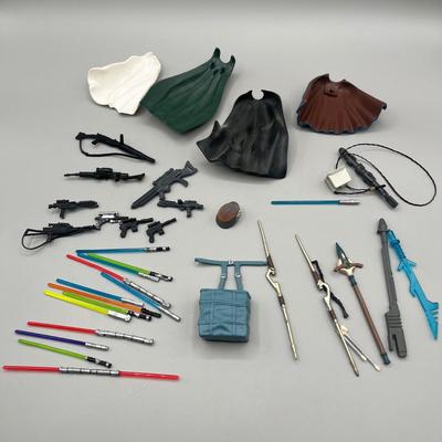 LOT 162F: Star Wars Power of the Force Action Figure Accessories