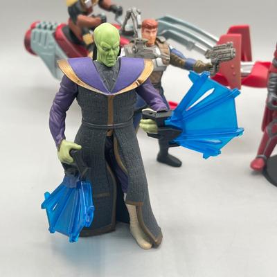 LOT 163F: Star Wars Power of the Force Action Figures - Extended Universe w/ Accessories and Speeder Vehicle