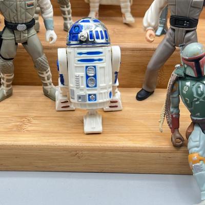 LOT 165F: Star Wars Power of the Force Action Figures - Empire Strikes Back