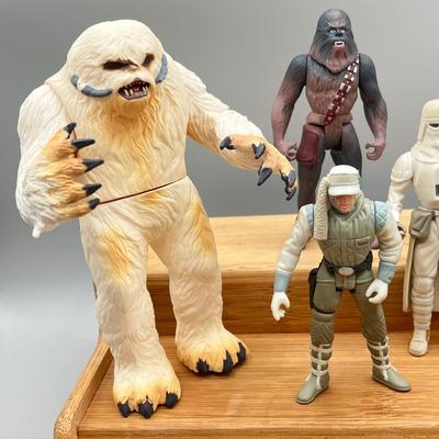 LOT 165F: Star Wars Power of the Force Action Figures - Empire Strikes Back
