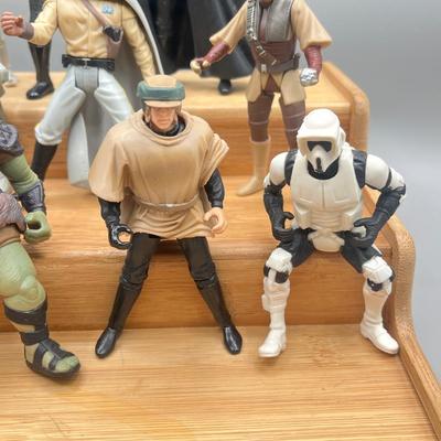 LOT 166F: Star Wars Power of the Force Action Figures - Return of the Jedi