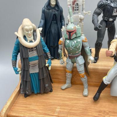 LOT 166F: Star Wars Power of the Force Action Figures - Return of the Jedi