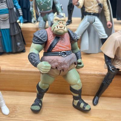 LOT 166F: Star Wars Power of the Force Action Figures - Return of the Jedi