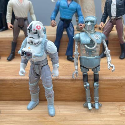 LOT 167F: Star Wars Power of the Force Action Figures - Empire Strikes Back