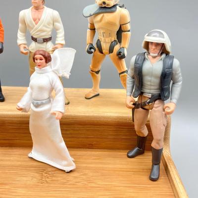 LOT 168F: Star Wars Power of the Force Action Figures - A New Hope