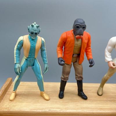 LOT 168F: Star Wars Power of the Force Action Figures - A New Hope