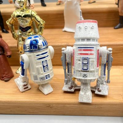 LOT 168F: Star Wars Power of the Force Action Figures - A New Hope