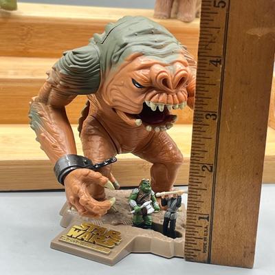 LOT 170F: Star Wars Miniature Action Figures and More