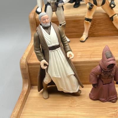 LOT 171F: Star Wars Power of the Force Action Figures - A New Hope