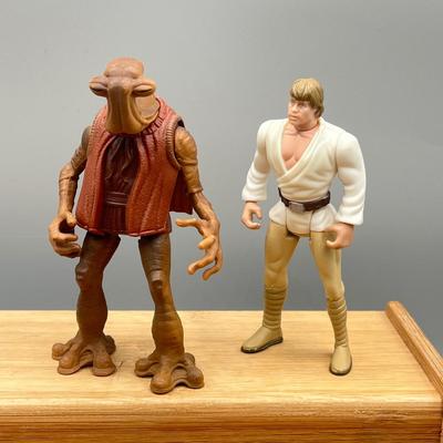 LOT 171F: Star Wars Power of the Force Action Figures - A New Hope
