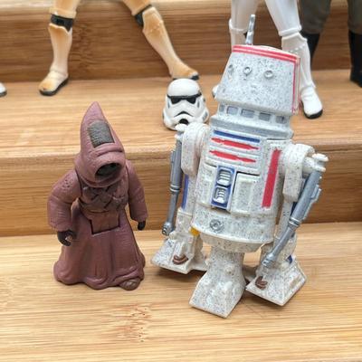 LOT 171F: Star Wars Power of the Force Action Figures - A New Hope