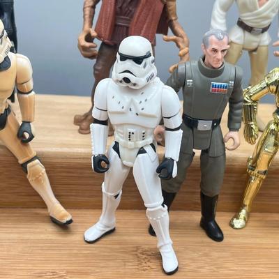LOT 171F: Star Wars Power of the Force Action Figures - A New Hope