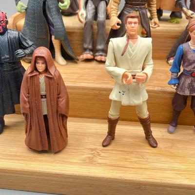 LOT 172F: Vintage Star Wars Prequels Action Figures
