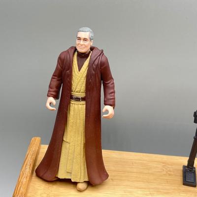 LOT 174F: Star Wars Power of the Force Action Figures - Return of the Jedi