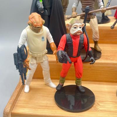 LOT 177F: Star Wars Power of the Force Action Figures - Return of the Jedi w/ Accessories