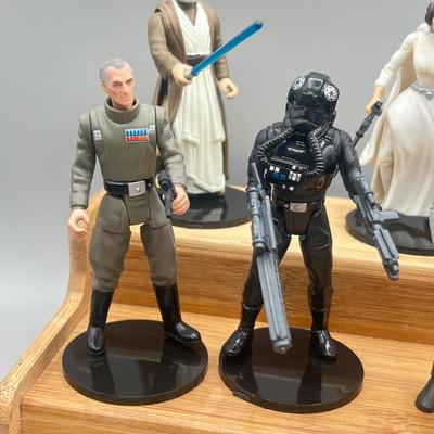 LOT 178F: Star Wars Power of the Force Action Figures - A New Hope - w/ Accessories