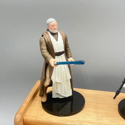 LOT 178F: Star Wars Power of the Force Action Figures - A New Hope - w/ Accessories