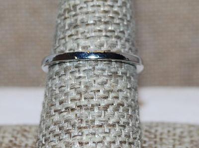 Size 9 BUTTERFLY Triple Marquise Cut LAVENDER Stones RING with Flower on a Silver Tone OPEN_ENDED Setting (2.5g)