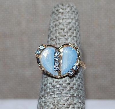 Size 5½ Split Baby Blue HEART Stone RING with Vertical & Surround Clear Stones Accents on a Gold Tone Swirled OPEN-END Band (3.9g)