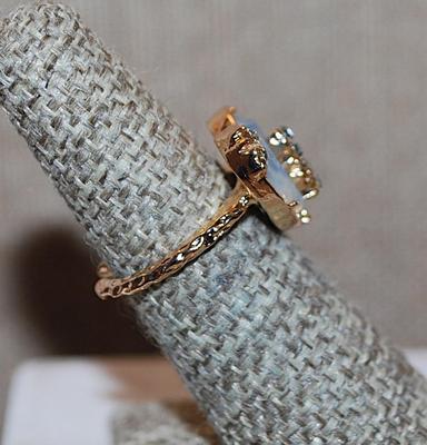 Size 5½ Split Baby Blue HEART Stone RING with Vertical & Surround Clear Stones Accents on a Gold Tone Swirled OPEN-END Band (3.9g)
