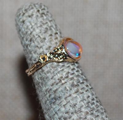 Size 4 Small BLUE-ish Iridescent Style Stone RING with Cupped Gold Tone OPEN-ENDED Band (1.7g)