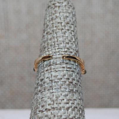 Size 6 Sideways Oval Iridescent BLUE-ish Stone RING with Pink, Clear & Blue Small Stone Accents on OPEN-ENDED Gold Tone Band (2.6g)