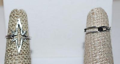 Size 4 Collection of 2 Rough Cut Silver Tone RINGS - Spikes with 8 Stones and Criss-Cross with Charcoal Style Stone (2.7g)