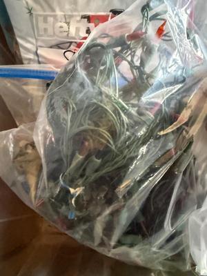 Wreath & tote with lights and misc