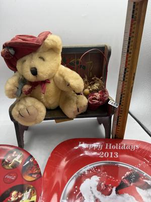 Teddy bear on a bench