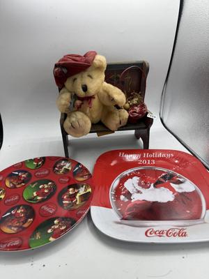 Teddy bear on a bench