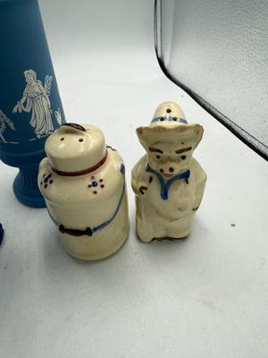 Salt & pepper shakers