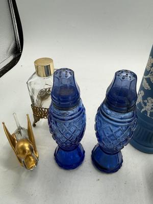 Salt & pepper shakers