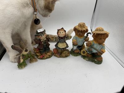 Fall decor-cat not included