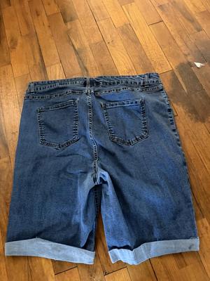 Size 18 women’s shorts