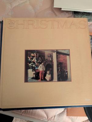 Large Group of Old Vinal Records.