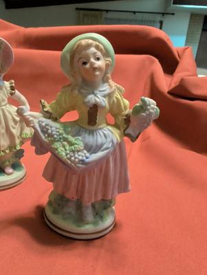 Nice Porcelain Figurines