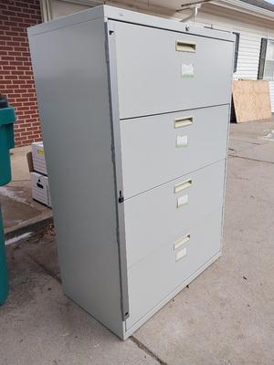 Sale Photo Thumbnail #18: METAL MESURES APPROX.36WX19DX53H WITH LOCKING SIDE BAR