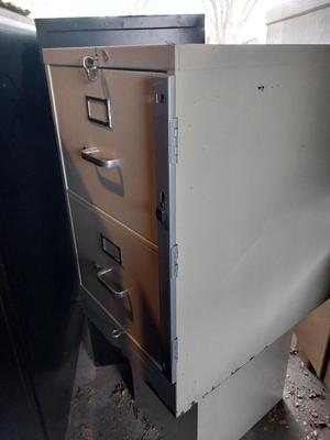 Sale Photo Thumbnail #55: MEASURES  18X26X29" WITH LOCKING SIDE BAR