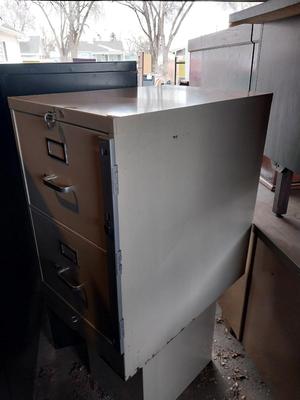 Sale Photo Thumbnail #58: MEASURES  18X26X29" WITH LOCKING SIDE BAR