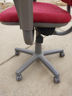 Sale Photo Thumbnail #64: ADJUSTABLE HEIGHT AND ARMS