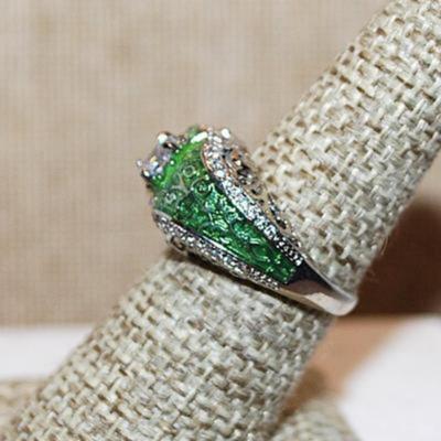 Size 7¼ Marked .925 "Puffy" LIME GREEN Party Ring with a Single Main Clear Round Stone on a Silver Band (6.1g)